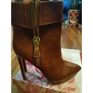 Platform Zip-up Boots